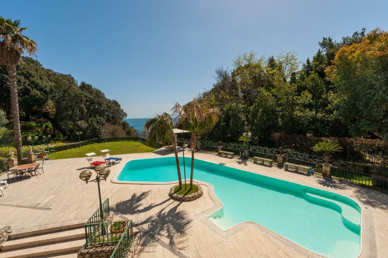 Holidays Naples Family - Pool In Front Of Capri エクステリア 写真