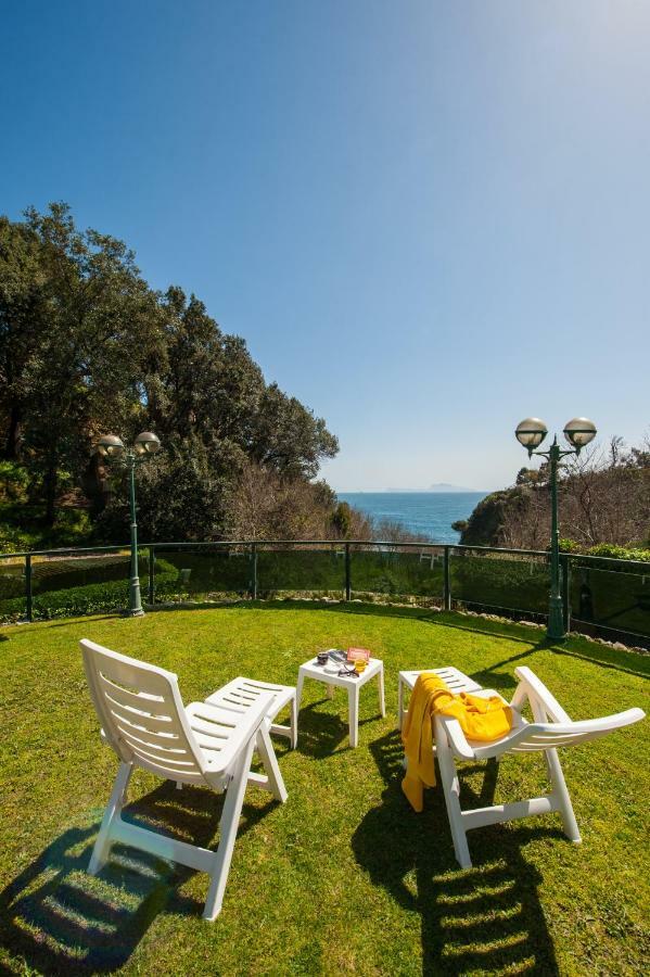 Holidays Naples Family - Pool In Front Of Capri エクステリア 写真