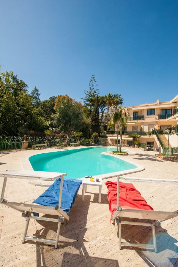 Holidays Naples Family - Pool In Front Of Capri エクステリア 写真